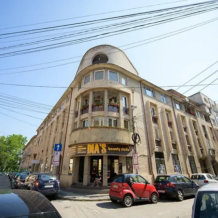 Old Square 5 Apartment