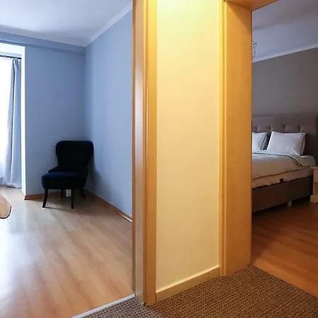 Old Square 5 Apartment